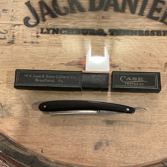 Case Straight Razor with Black Handle - Picture 8 of 11